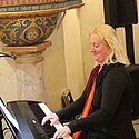 Susan spielt nicht nur Klavier...