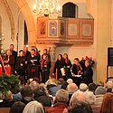 Eine volle Kirche mit tollem Publikum